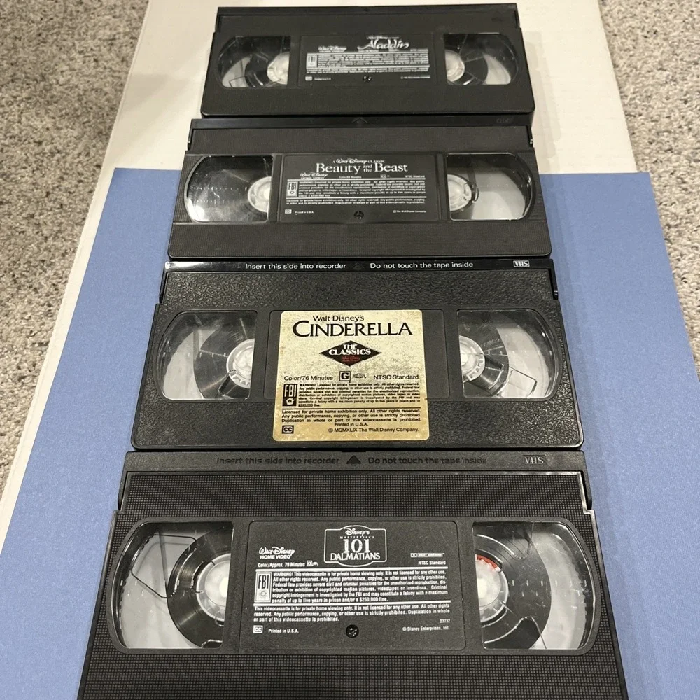 Walt Disney Movies VHS tapes Lot Of 4 Tapes no cases, Cinderella, 101, Aladdin - Picture 1 of 5